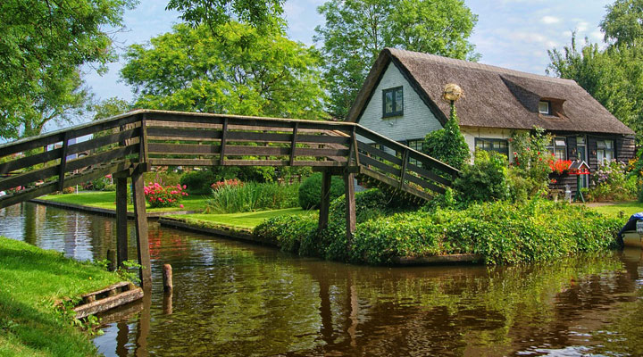 Giethoorn: unique “Venice of the North” in Netherlands