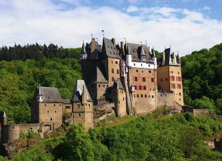 Eltz Castle: a journey that lasts for 850 years