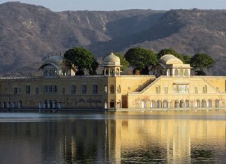 Jal Mahal: the mystery of Indian “floating palace”