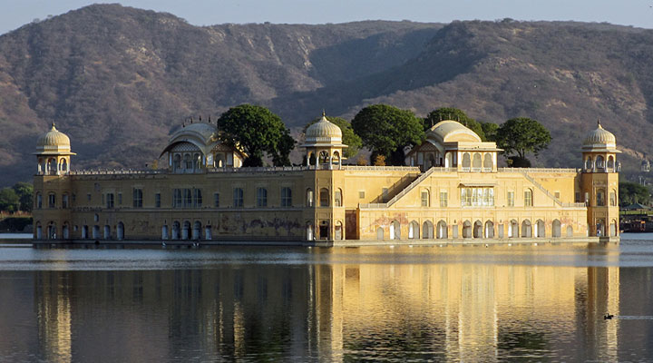 Jal Mahal: the mystery of Indian “floating palace”