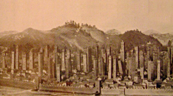 In medieval Bologna there were so many towers that it looked like modern New York! That is what they were built for…