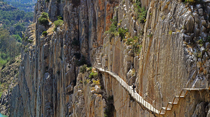 Caminito del Rey: the most dangerous and breathtaking touristic route is finally opened for public