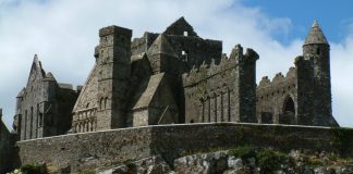 Mysterious castles and magical valleys of Ireland: discover the fairy tale of the Emerald Island!