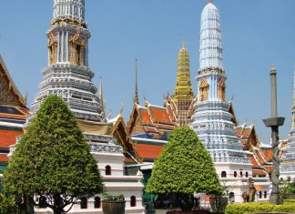 Grand palace in Bangkok: one of the most striking architectural ensemble in the world