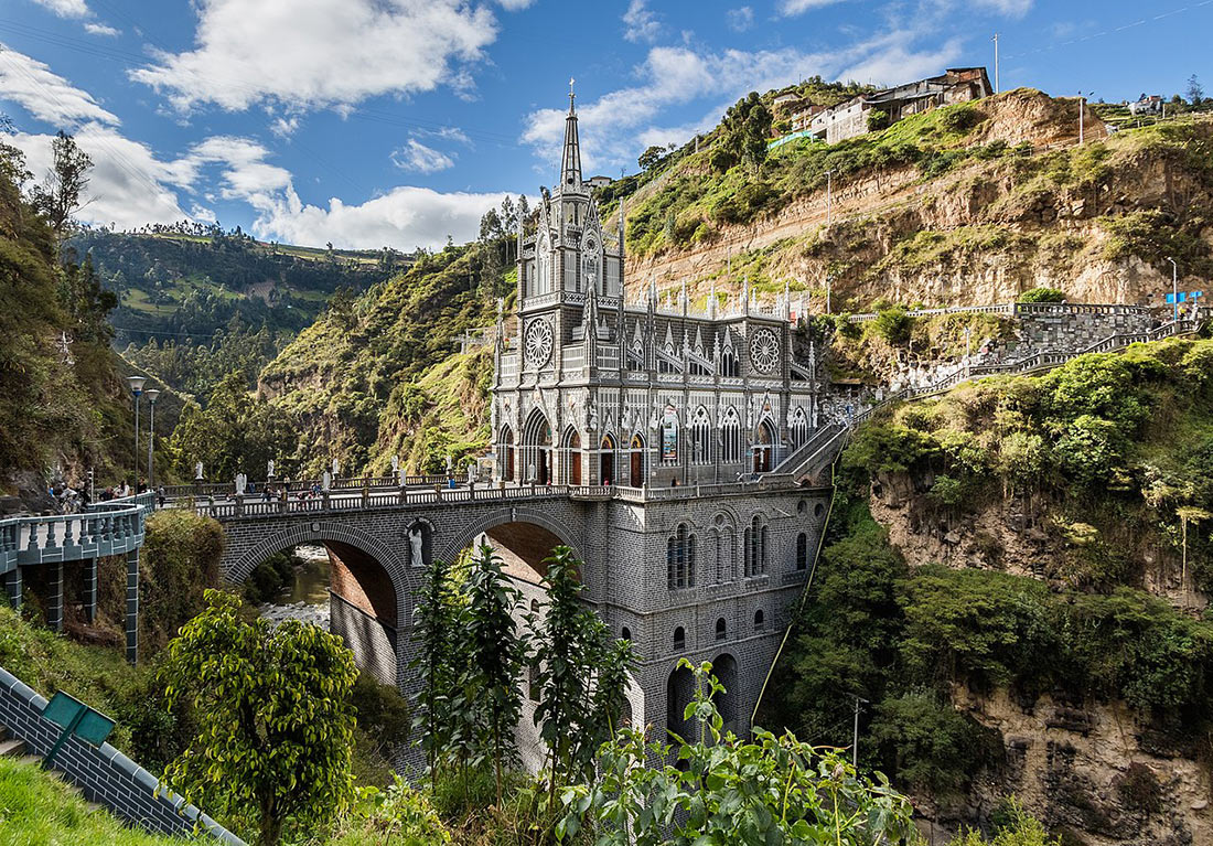 Las Lajas Basilica: a church on the bridge