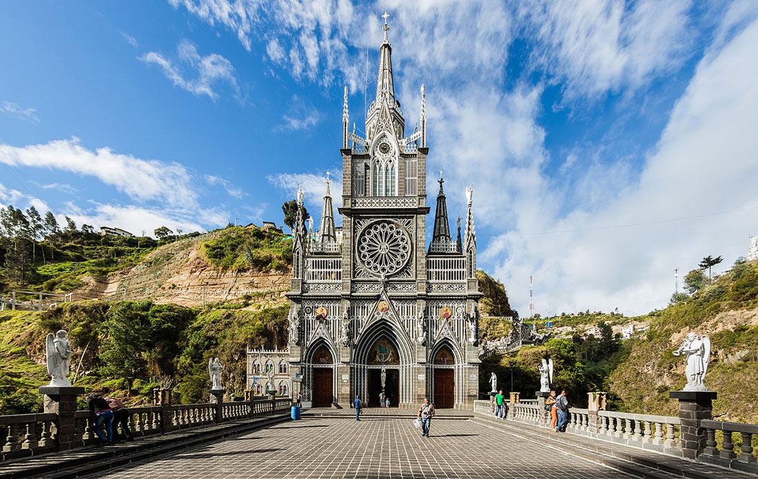 Las Lajas Basilica: a church on the bridge