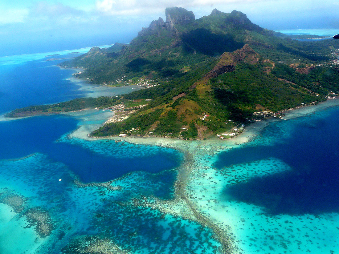 Bird's eye view of the island and lagoon