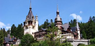 Peleș Castle: luxurious residence of Romanian monarchs
