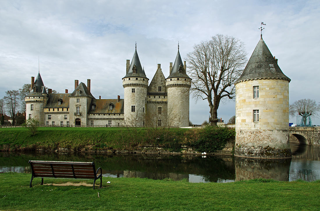 Sully-sur-Loire castle