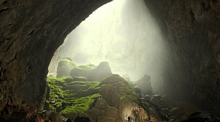 Son Doong: the cave of a mountain river