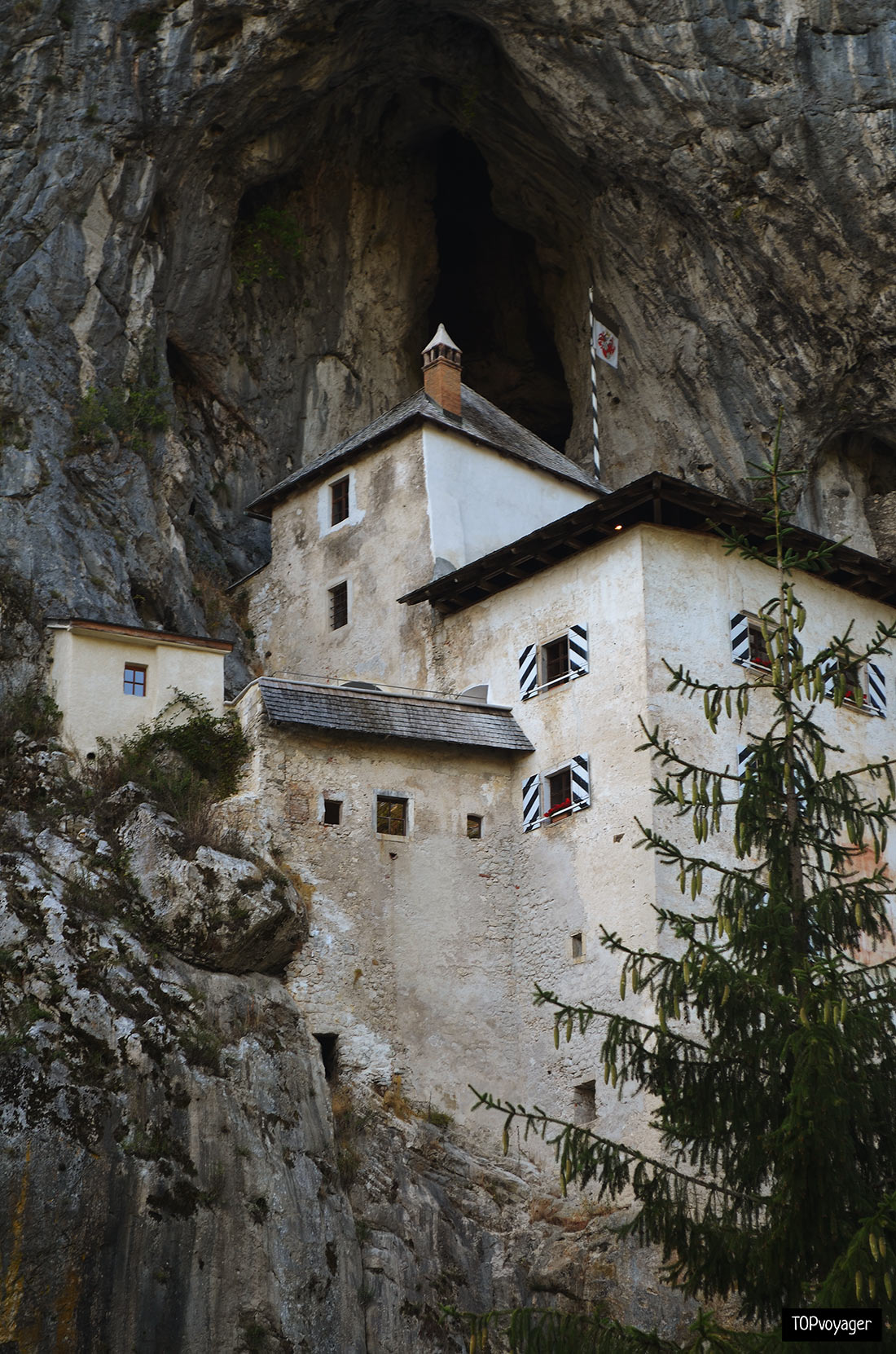 Predjama Castle