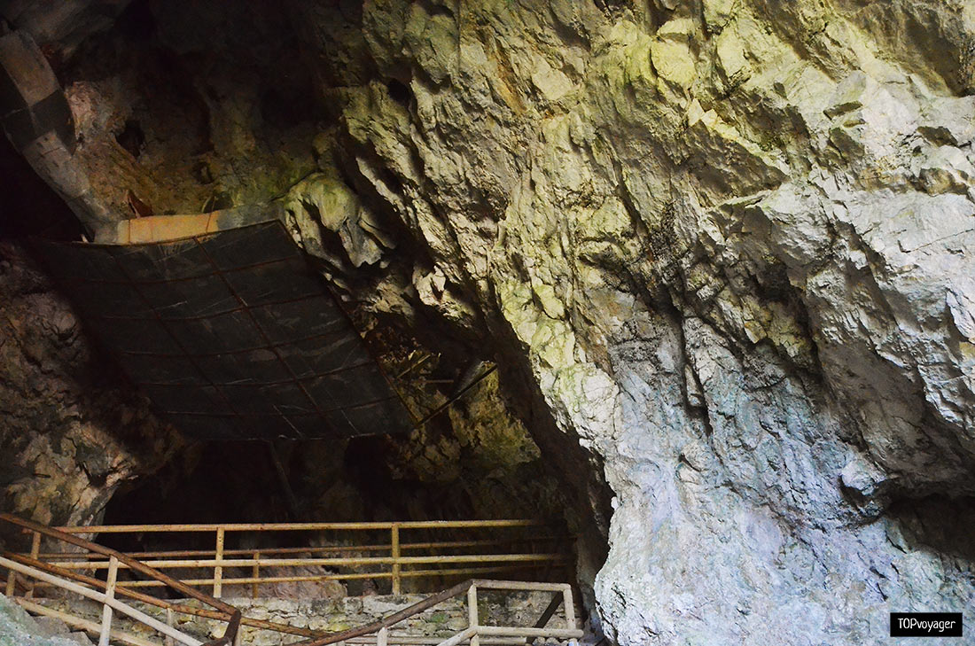 Predjama Castle