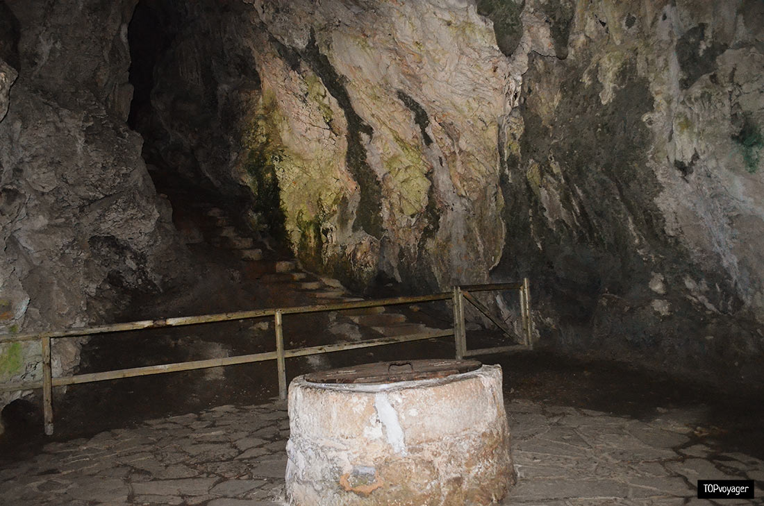 Predjama Castle