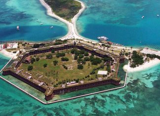 Fort Jefferson: An Amazing Abandoned Prison on a Tropical Island
