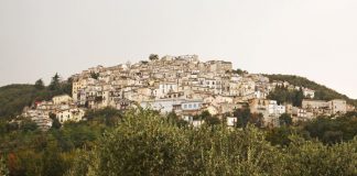 Pretoro: a cozy Italian town located right on the mountain slope