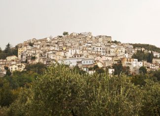 Pretoro: a cozy Italian town located right on the mountain slope