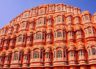 Hawa Mahal: a unique Palace of Winds without a single staircase