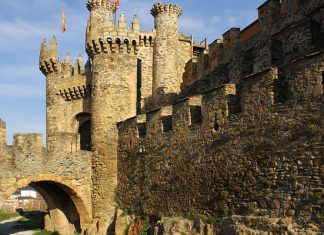 Ponferrada Castle: Medieval Templar fortress in Spain