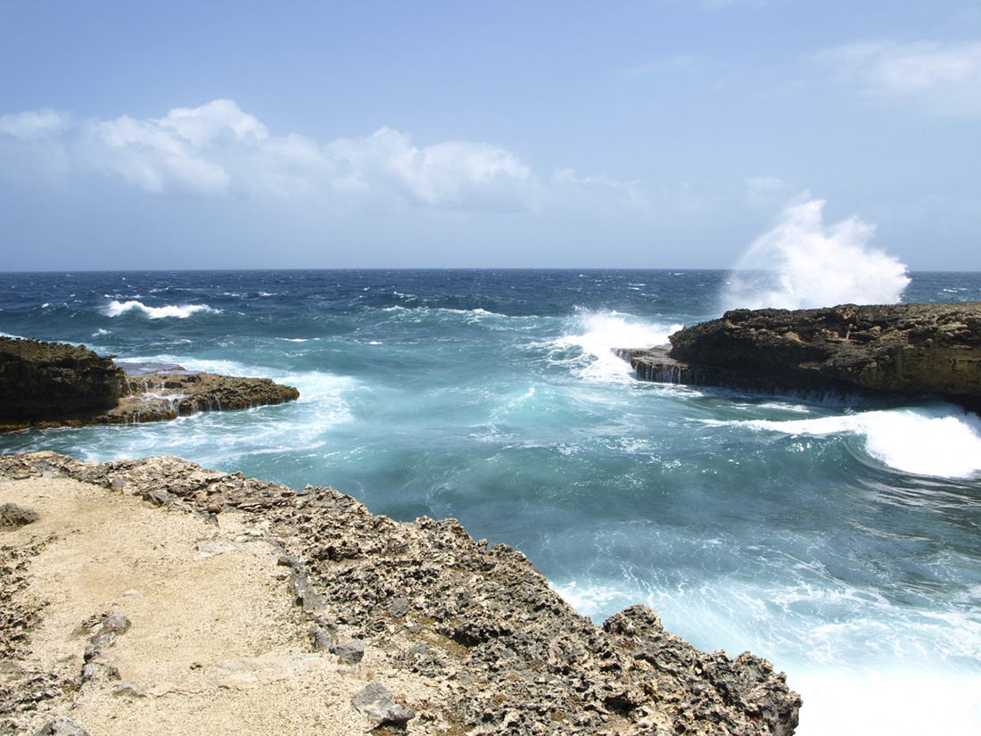 Sea coast in Shete Boka Nature Reserve