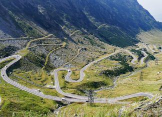 Transfăgărășan: one of the most beautiful and most dangerous roads in the world