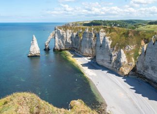 Most beautiful beaches in France: 5 fascinating places to escape