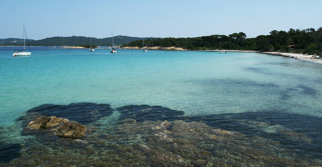 Beach on the island of Île de Porquerolles