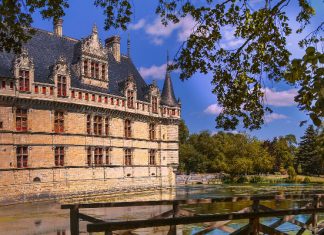 Azay-le-Rideau Castle: a real gem of Loire Valley