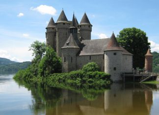 Château de Val: a unique French wonder on the water
