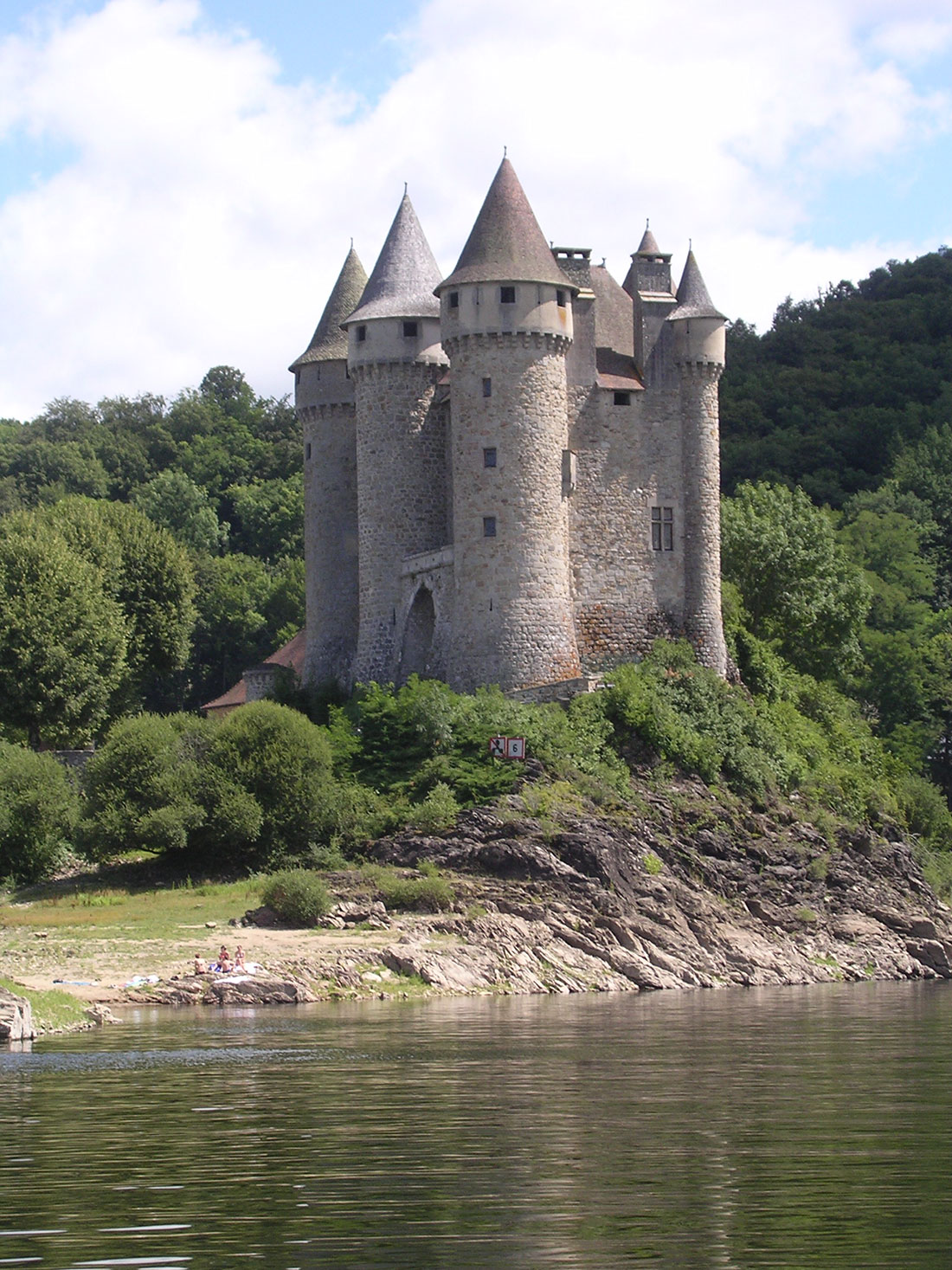 View of the Château de Val from the water
