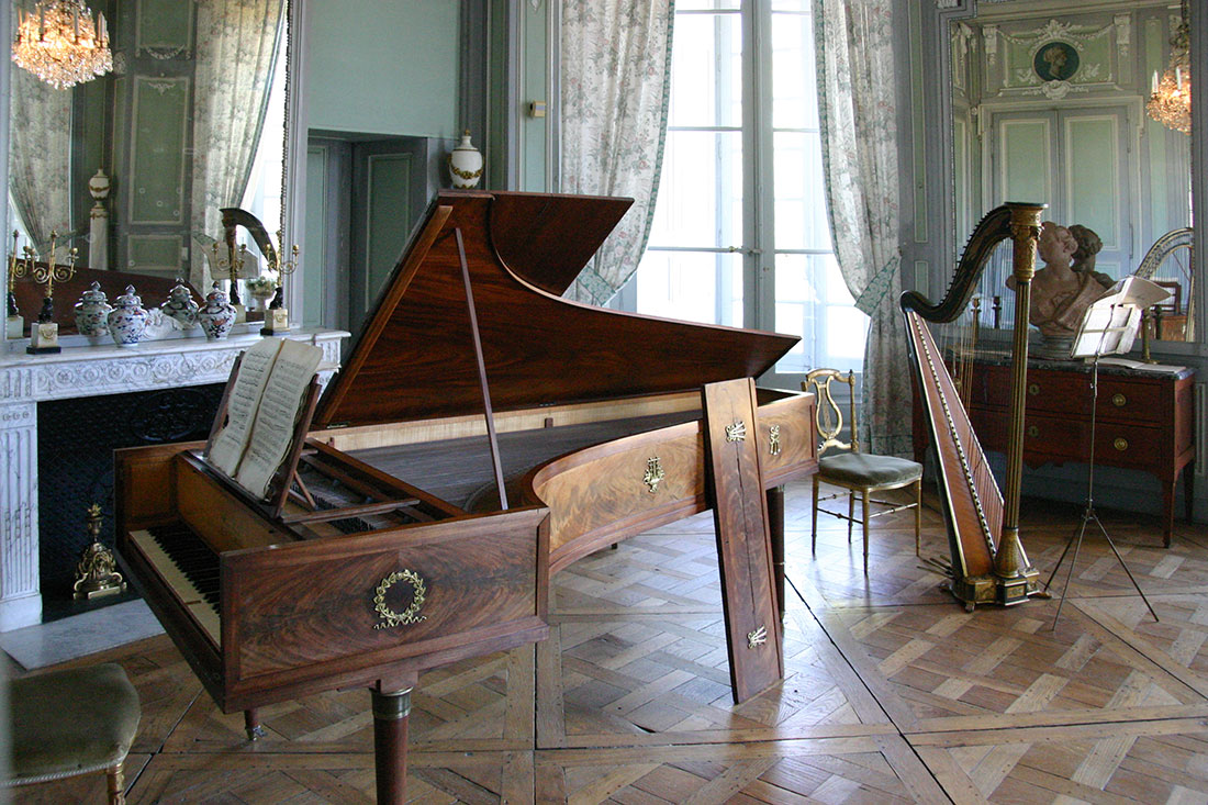 Musical salon at the Château de Valençay
