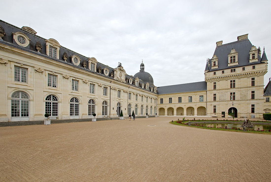 Inner courtyard of the Château de Valençay