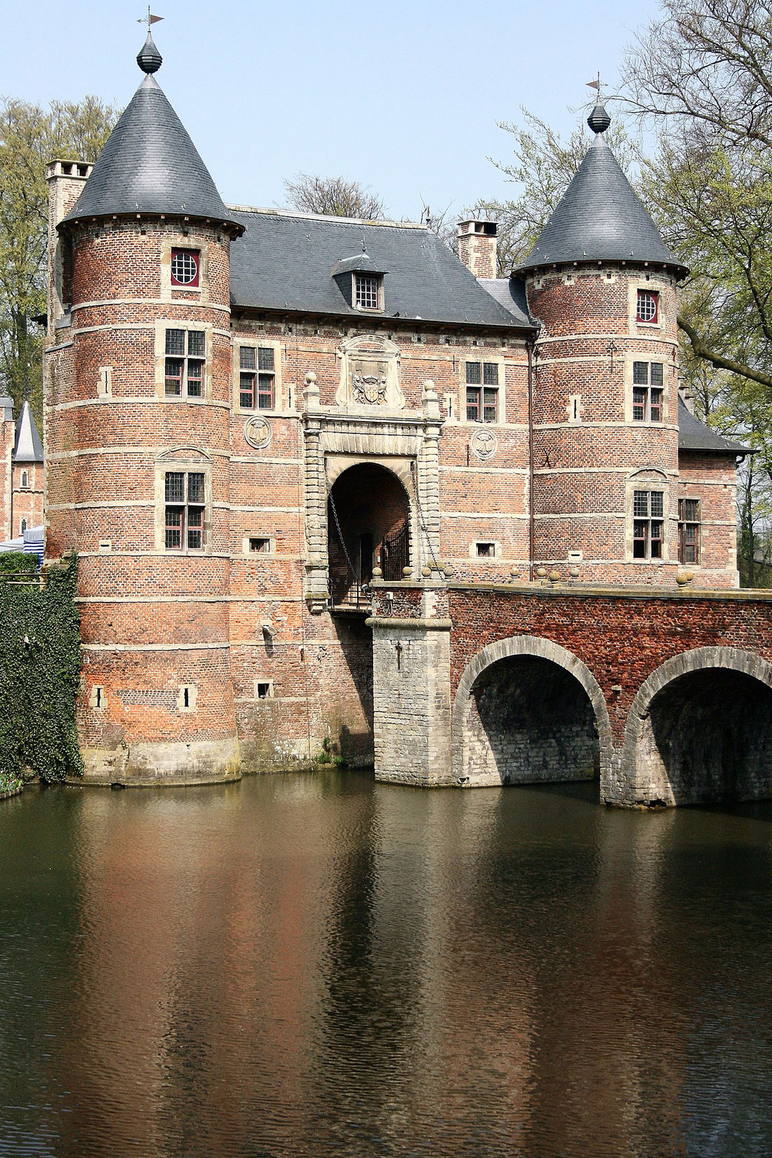 The bridge and entrance gate of Groot Bijgaarden Castle