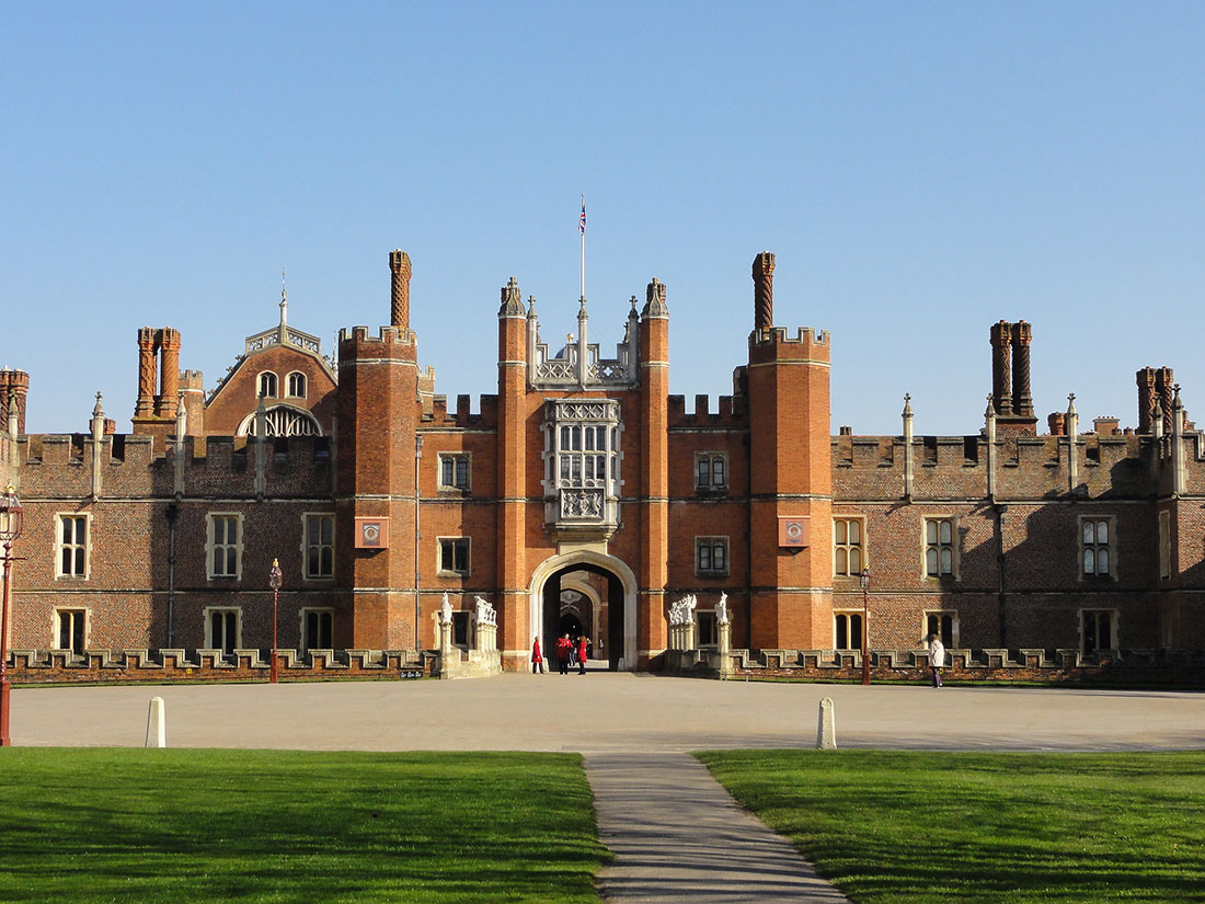 Entrance to the Hampton Court Palace
