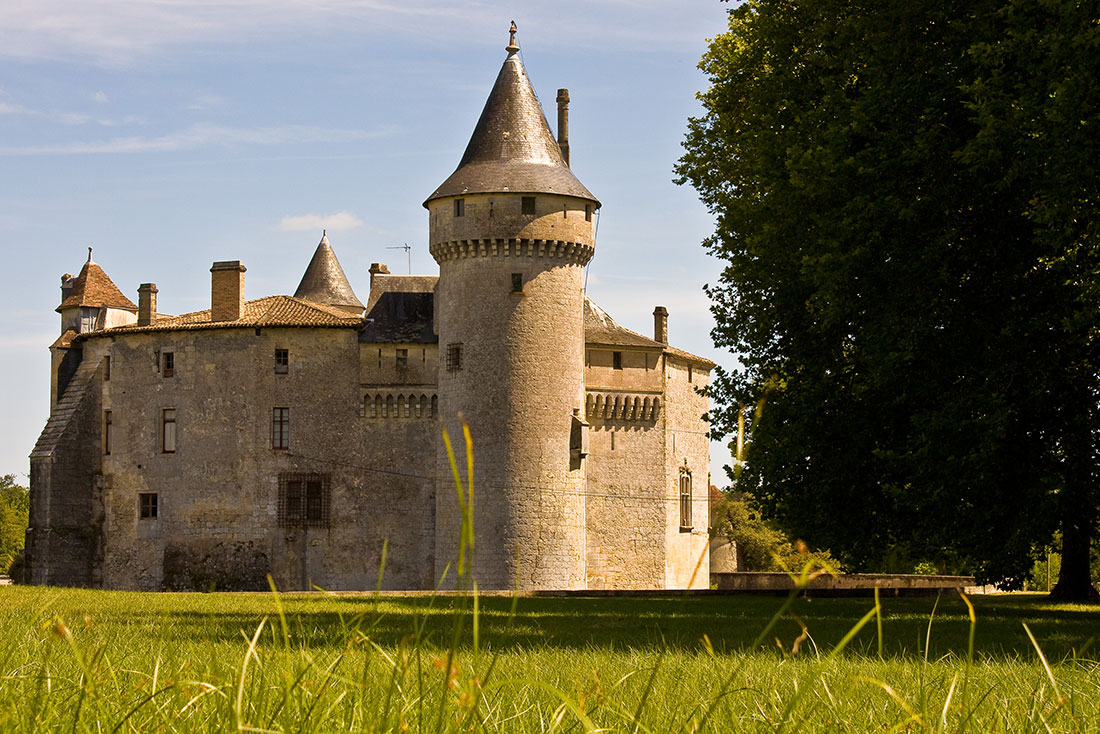 Western wing of the castle La Brede