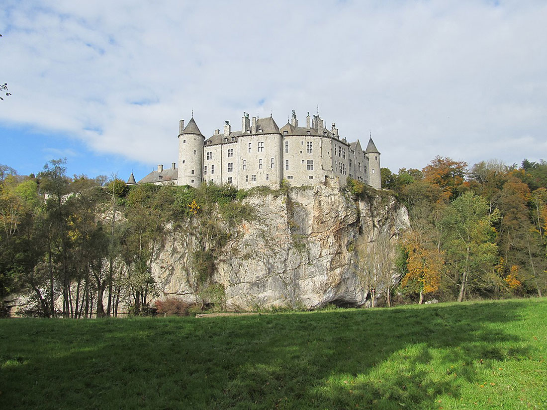 General view of the castle Walzin