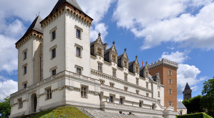 Pau Castle: a historical mirror of France