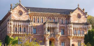 Sobrellano Palace: English Gothic under the southern Spanish sun