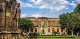 Chapultepec Castle: the only citadel on the North American continent