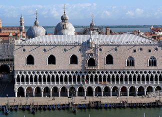 Palaces in Venice: a reflection of the rich past of La Serenissima