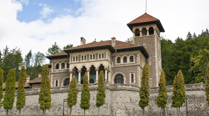 Cantacuzino Castle: the famous series “Wednesday” was filmed here