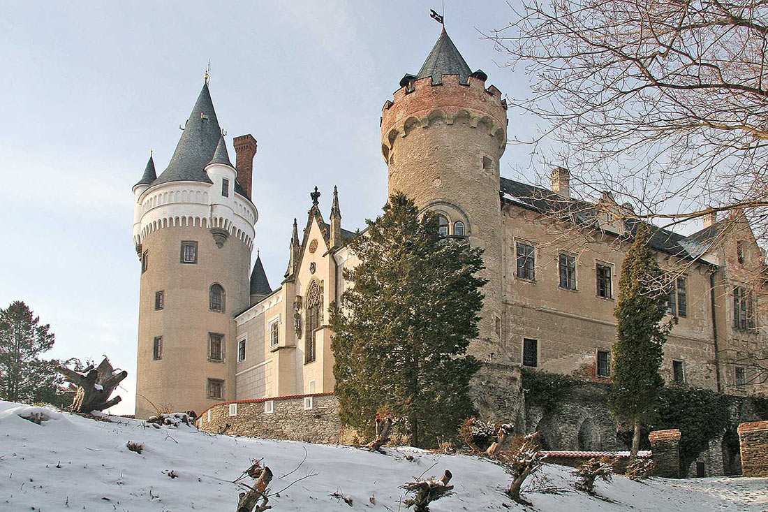 Zleby Castle