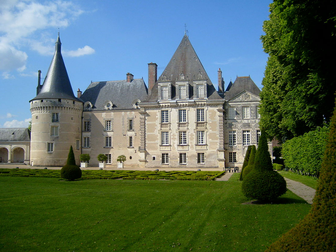 Azay-le-Ferron Castle