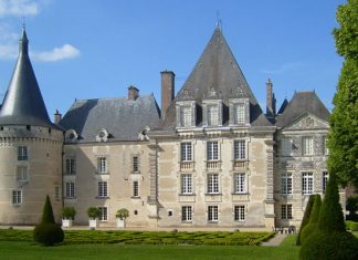 Azay-le-Ferron Castle: one of the oldest houses of the noble families of France