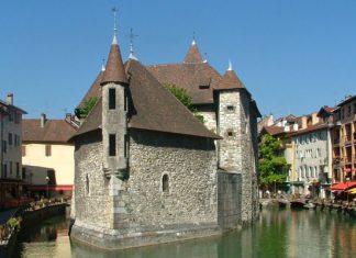 Picturesque Annecy: Venice of Savoie in the foothills of the Alps