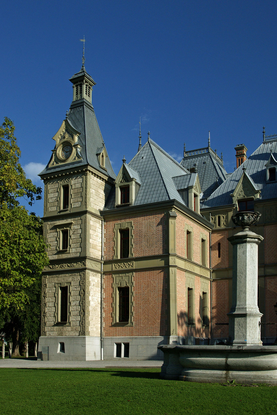 Schadau Castle