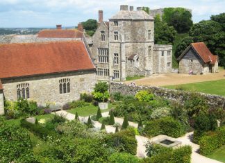 Carisbrooke Castle: the legendary center of power and defense on the Isle of Wight