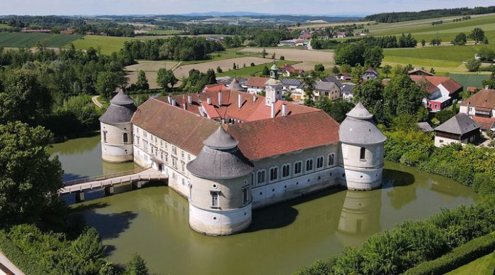 Aistersheim Castle: the most beautiful fortification in Upper Austria